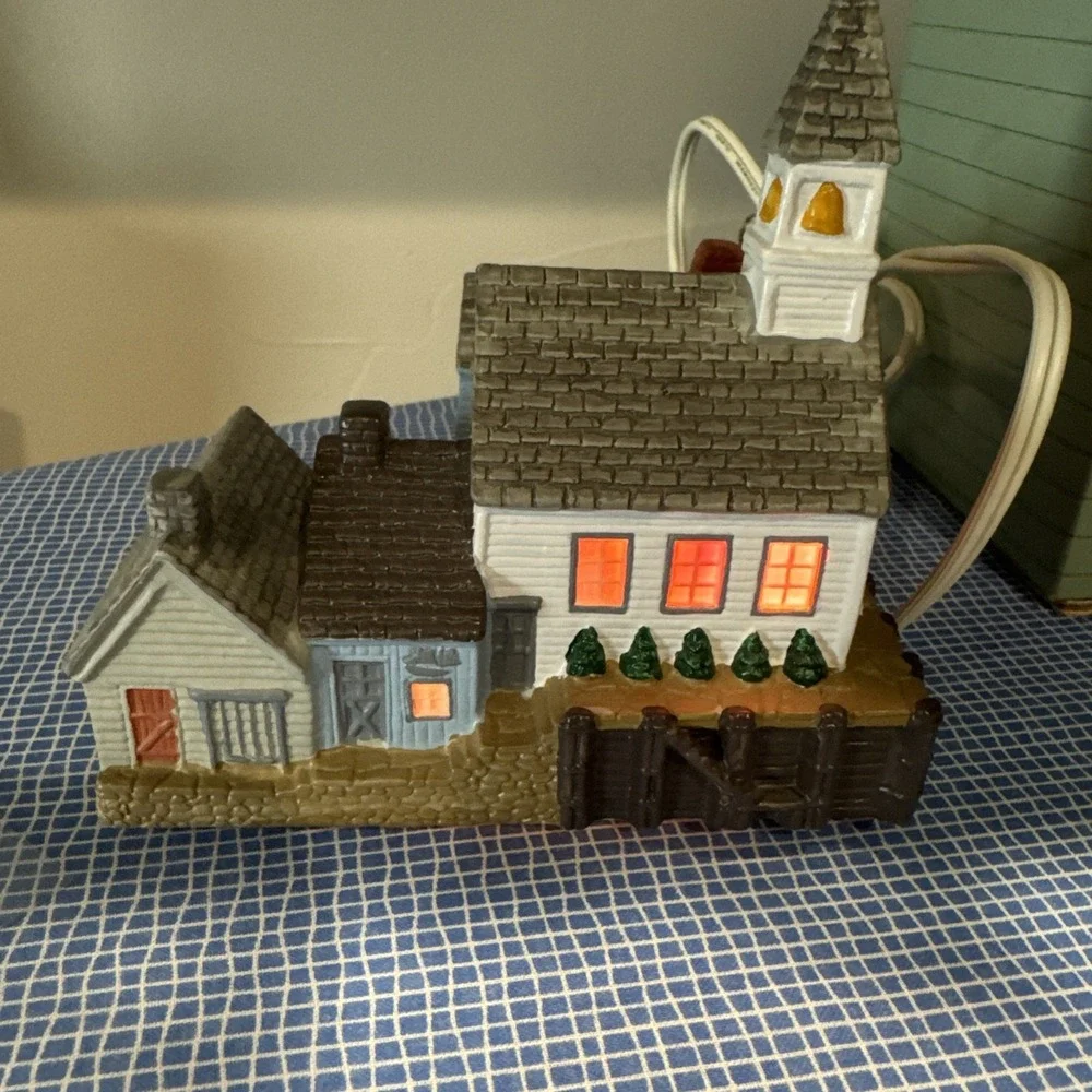 1989 Avon Church Early American Light-Up Village Mini Christmas House Collection
